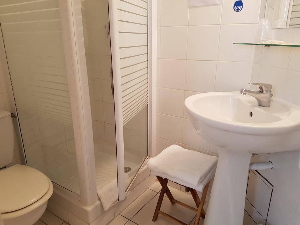 Hotel Des Poetes Avec Parking Sur Reservation بزييه المظهر الخارجي الصورة