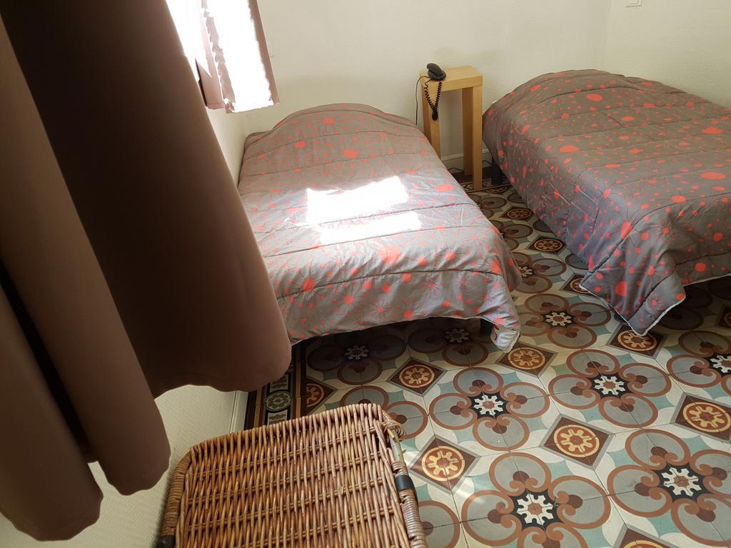 Hotel Des Poetes Avec Parking Sur Reservation بزييه المظهر الخارجي الصورة